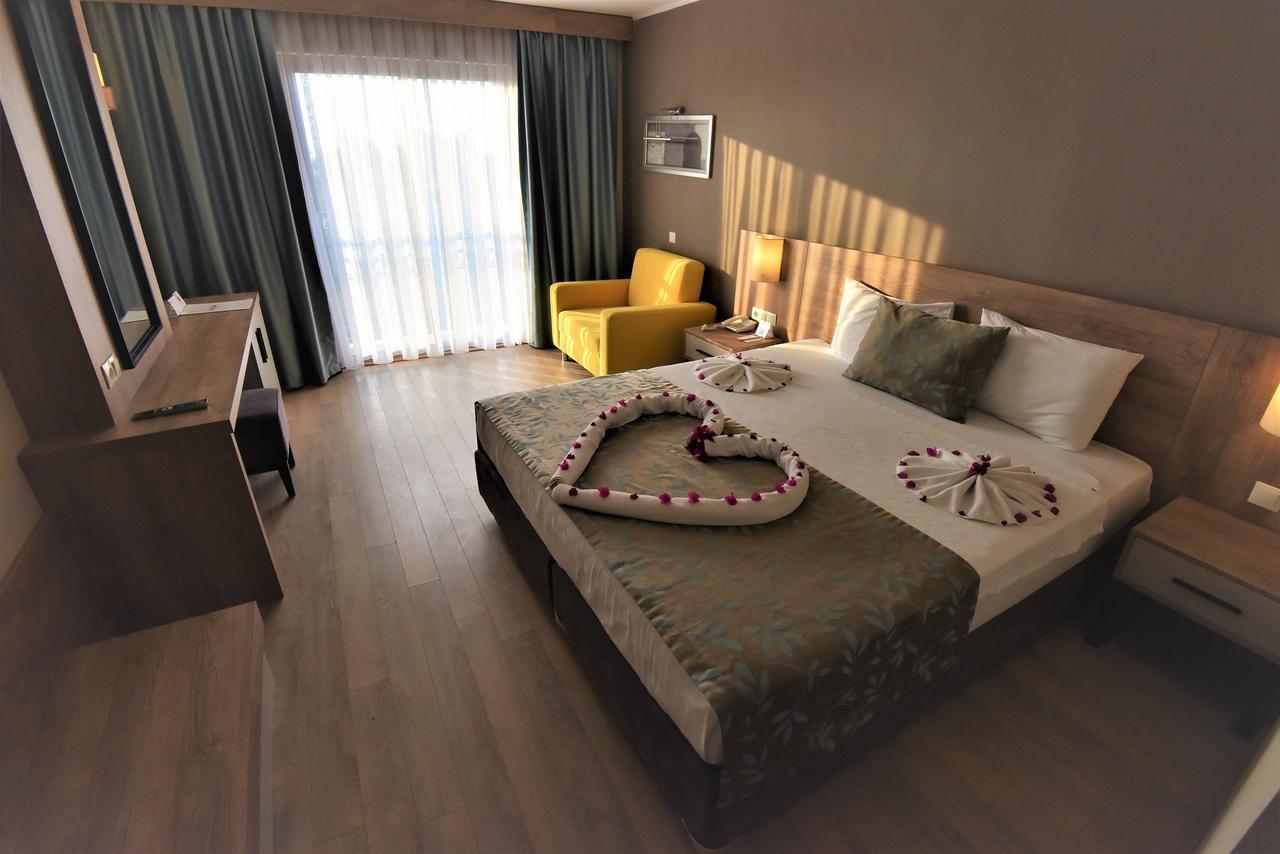 Lucida Beach Hotel Çamyuva 外观 照片