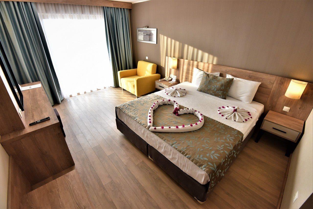 Lucida Beach Hotel Çamyuva 外观 照片