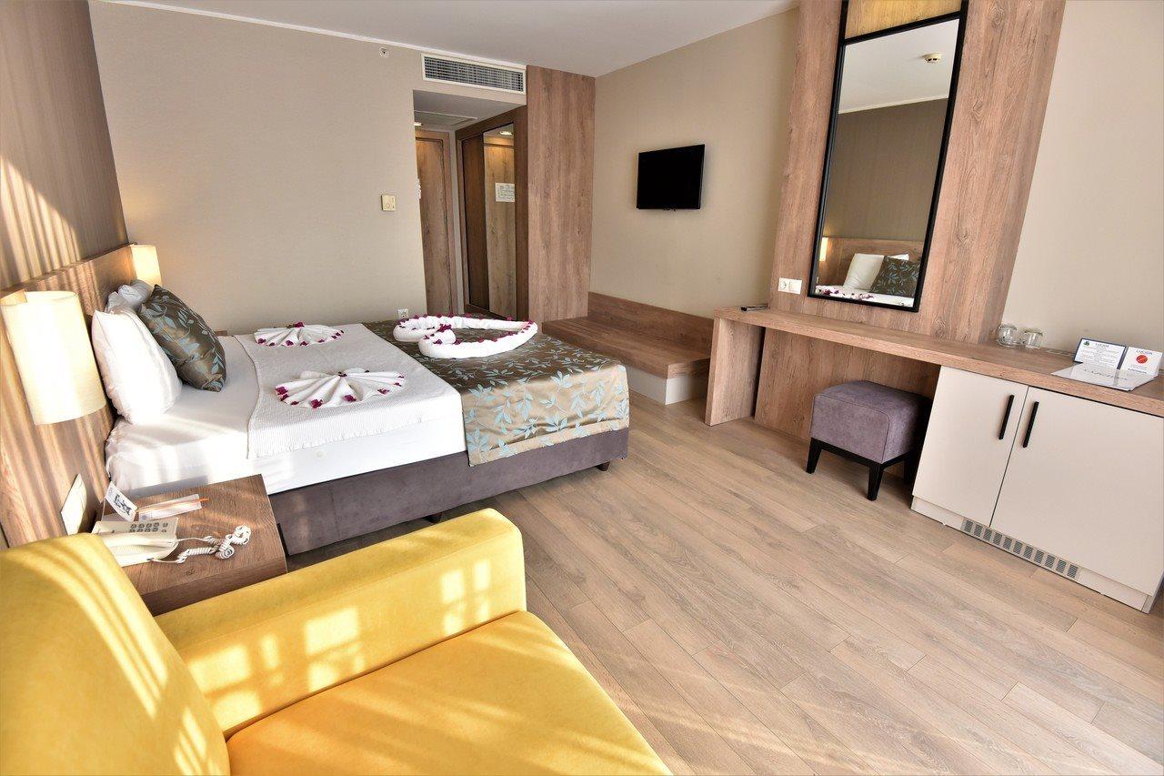 Lucida Beach Hotel Çamyuva 外观 照片